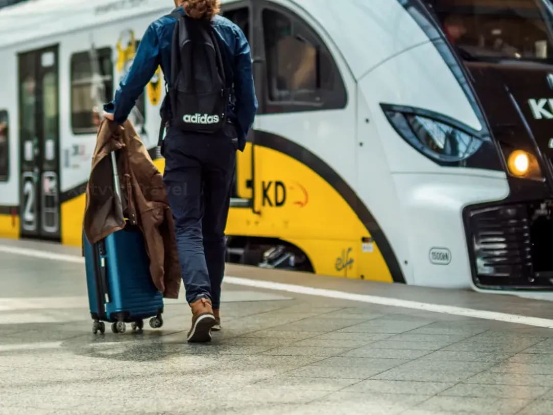 Xetvyt Travel 8